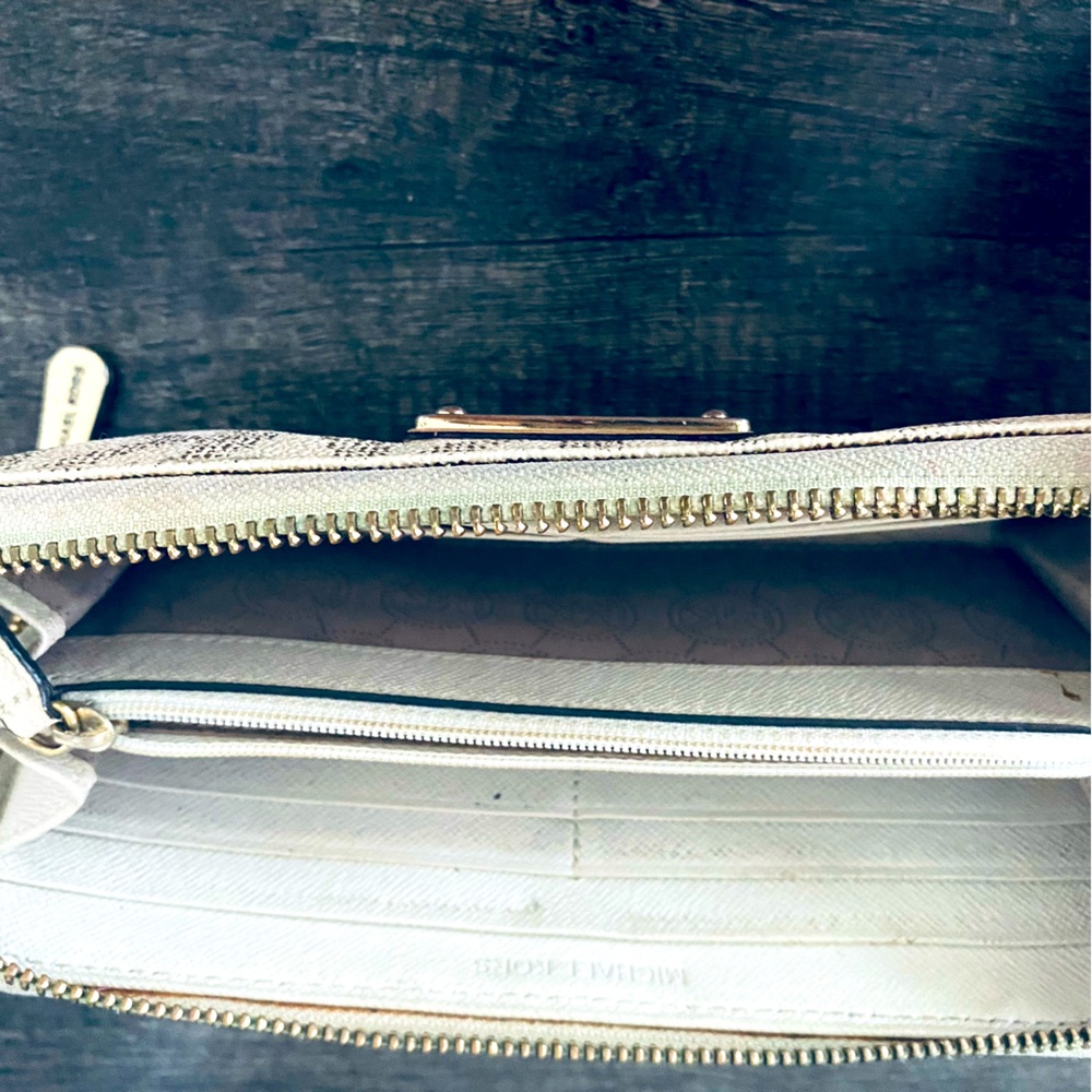 Michael Kors White Large Zip Wallet with Brown MK Logo Print - Picture 8 of 10